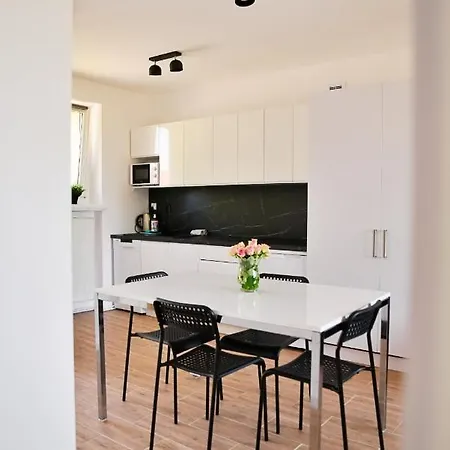 Lotnisko * לז'נו