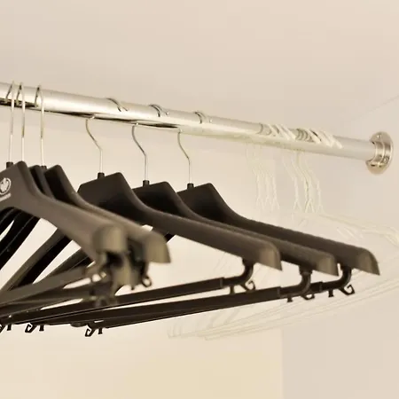 Lotnisko * לז'נו